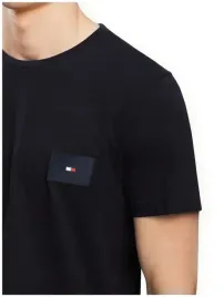 t-shirt-meski-czarny-z-logo-tommy-hilfiger-m