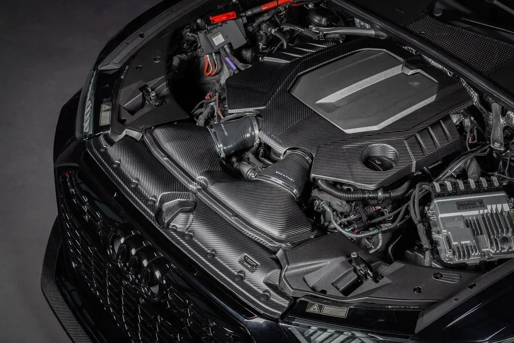 audi-rs7-c8-4-0tt-black-carbon-engine-cover-matte-eventuri-stan-nowy