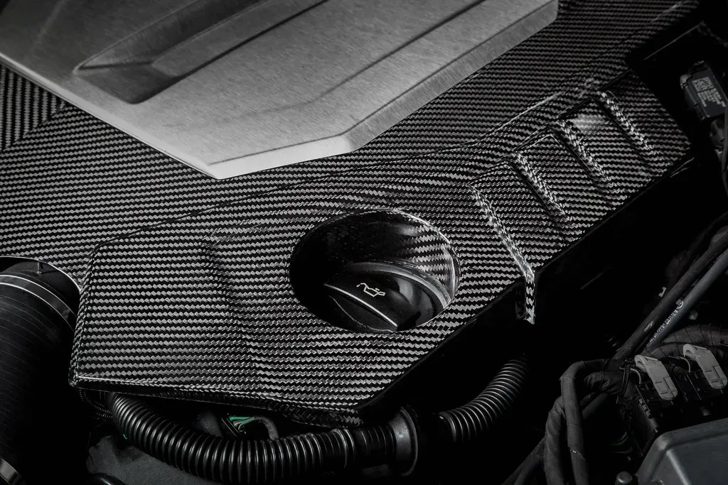 audi-rs7-c8-4-0tt-black-carbon-engine-cover-matte-eventuri