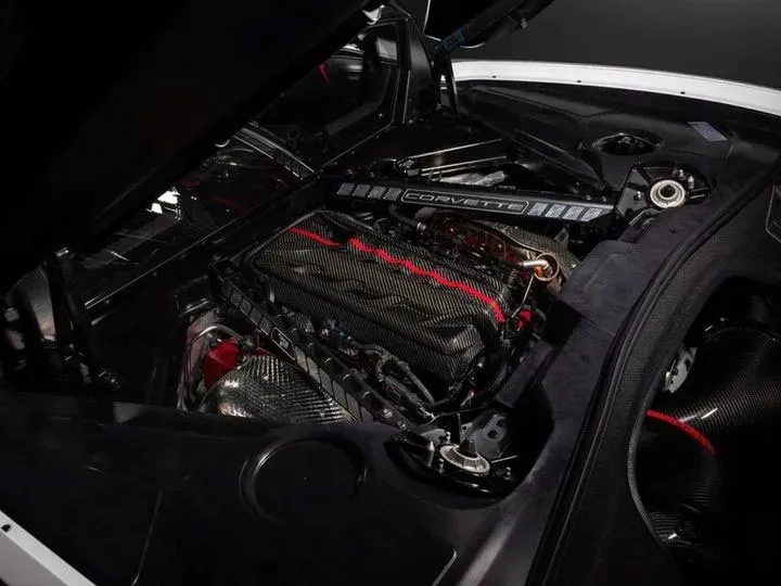 c8-corvette-stingray-carbon-engine-cover-eventuri-numer-katalogowy-czesci-eve-c8vt-cf-eng-stan-nowy