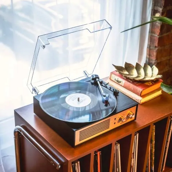 gramofon-winylowy-crosley-miles-record-player-black-sterowanie-manualne