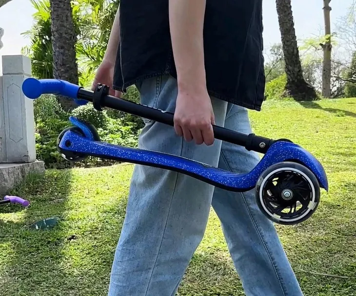 milly-mally-scooter-sparky-blue-maksymalna-waga-uzytkownika-50-kg