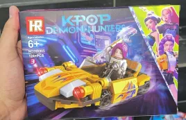 klocki-k-pop-demon-hunters-zestaw-pojazd-bojowy-124-el