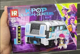 klocki-k-pop-demon-hunters-bojowy-wagon-metra-249-el