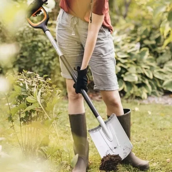 fiskars-szpadel-prosty-xact-1003681-dlugosc-narzedzia-120-cm