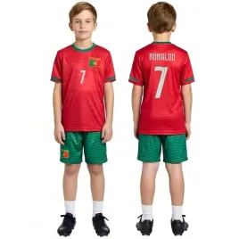 ronaldo-7-stroj-koszulka-spodenki-portugalia-zestaw-134