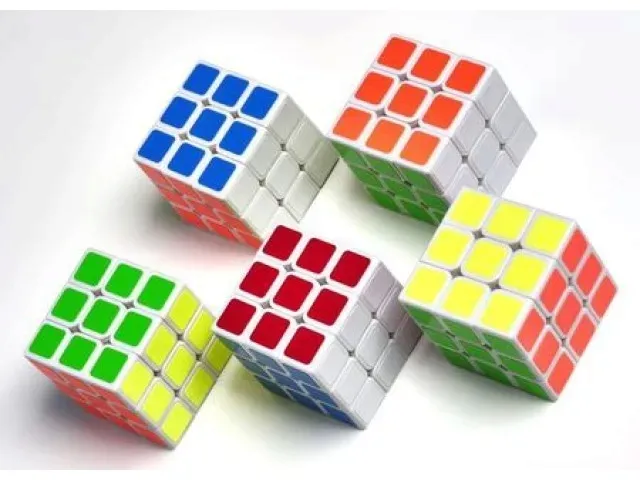 kostka-rubika-gra-logiczna-bohater-brak