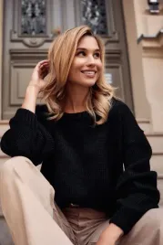 sweter-na-wiosne-z-welna-gigi-deep-black