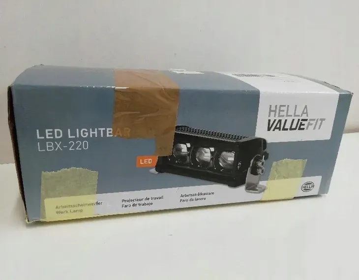 hella-reflektor-roboczy-1ge360-000-002-informacje-dodatkowe-zarowki-w-zestawie