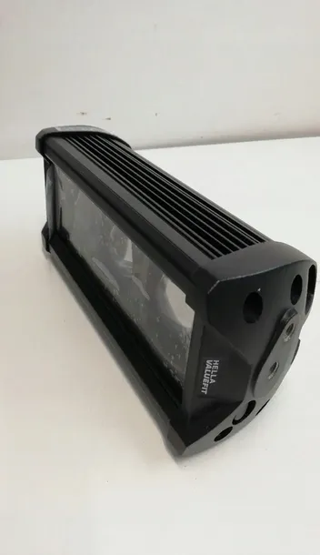 hella-reflektor-roboczy-1ge360-000-002-strumien-swietlny-1000-lm