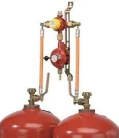 gok-automatyczny-reduktor-na-instalacje-2-butlowa-37-50mbar-6kg-h-zestaw