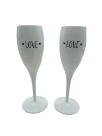 kieliszki-do-szampana-z-napisem-love-2-sztuki