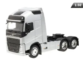 model-1-32-volvo-fh-ciagnik-srebrny-dwuosiowy