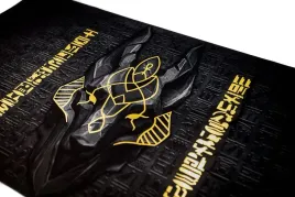 podkladka-pod-myszke-premium-anubis-zlote-wykonczenie-61x35-cm
