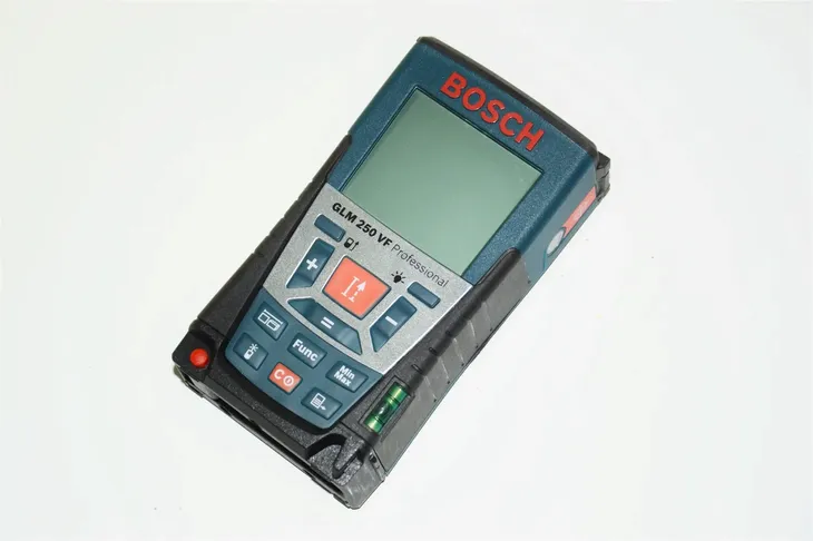 bosch-dalmierz-glm-100-25-c-klasa-lasera-klasa-2