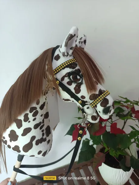 hobby-horse-material-drewno-tkanina