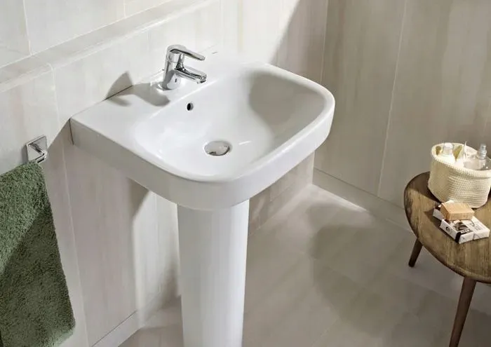 roca-umywalka-debba-50cm-scienna-a325996000-material-wykonania-ceramika