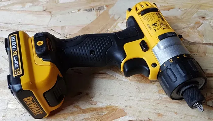 wkretarka-dewalt-dcf601d2-maksymalna-predkosc-obrotowa-i-bieg-1100-rpm