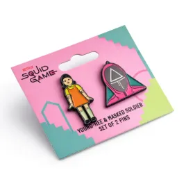 doll-and-guardian-or-6-cm-or-metal-or-przypinka-filmowa-or-squid-game