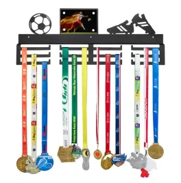 czarny-wieszak-na-medale-60cm-metalowy-pilka-i-korki-ramka-personalizowany
