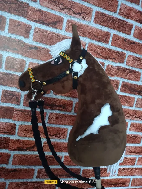 hobby-horse-material-drewno-tkanina