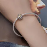 charms-daisy-bee-material-srebro
