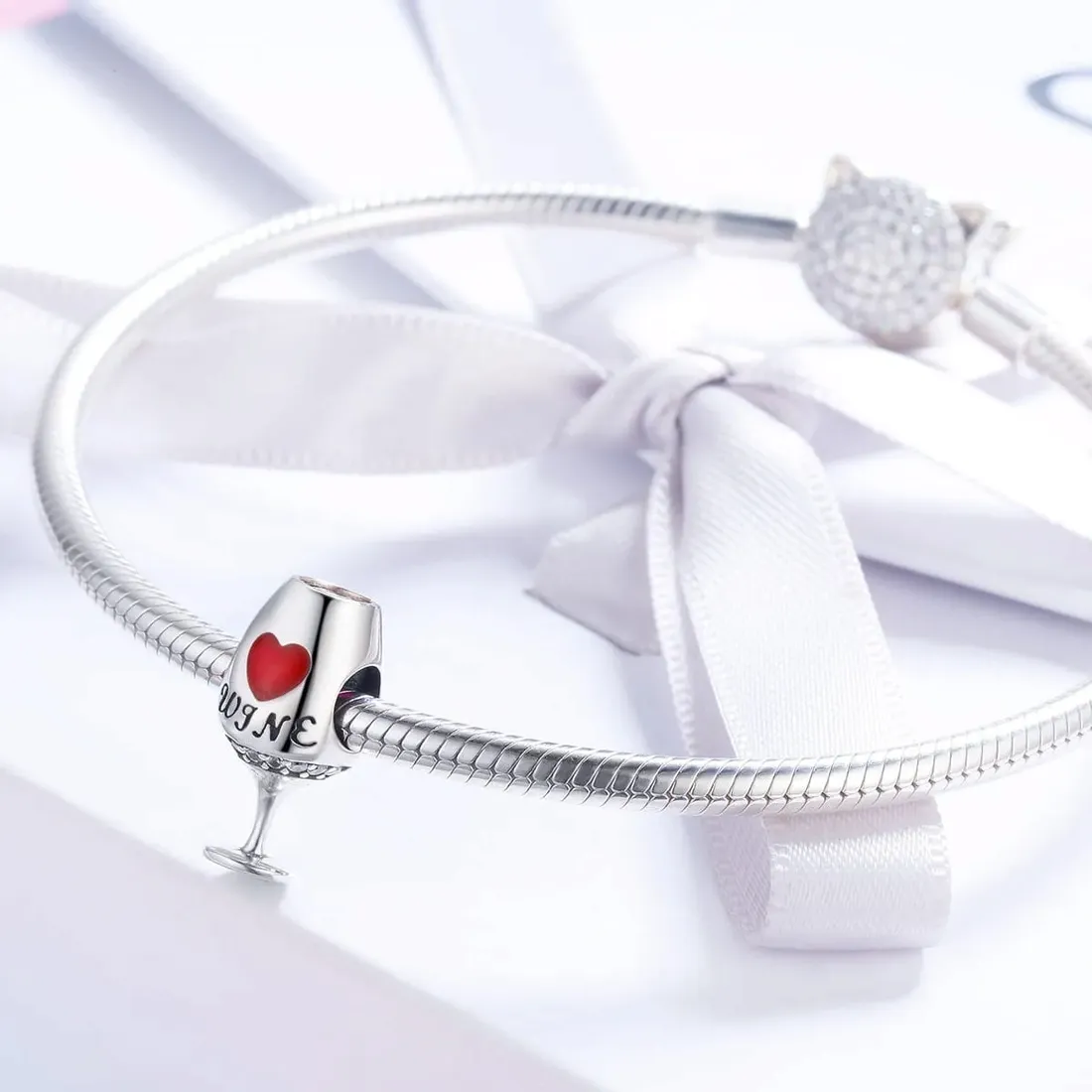 charms-kieliszek-wina-stan-nowy