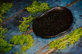 czarny-talerzyk-na-bizuterie
