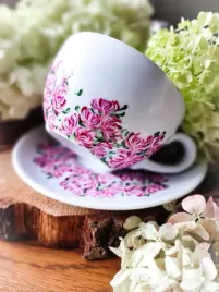filizanka-do-kawy-z-kwiatowym-wzorem-w-magnolie-na-prezent