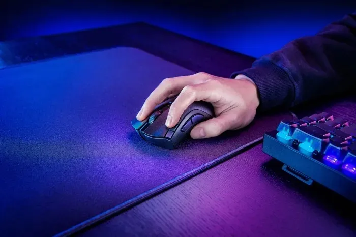 mysz-razer-deathadder-v2-x-hyperspeed