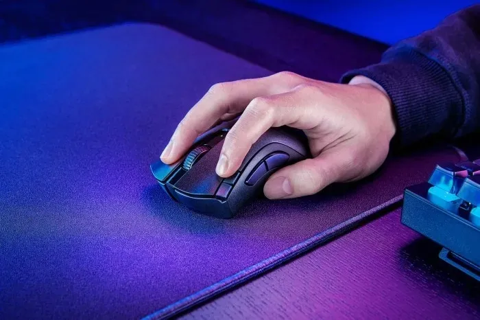 mysz-razer-deathadder-v2-x-hyperspeed