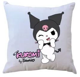 poduszka-z-wkladem-kuromi-producent