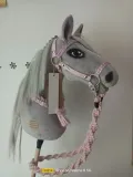 hobby-horse-siwy-kolor-dominujacy-odcienie-szarosci-i-srebra