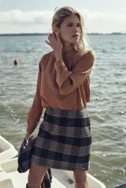 elegancka-stylowa-bluzka-damska-dekolt-stojka-brazowa-l