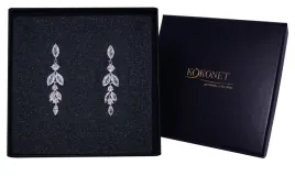 srebrne-kolczyki-dla-panny-mlodej-wiszace-delikatne-widoczne-boho-glam