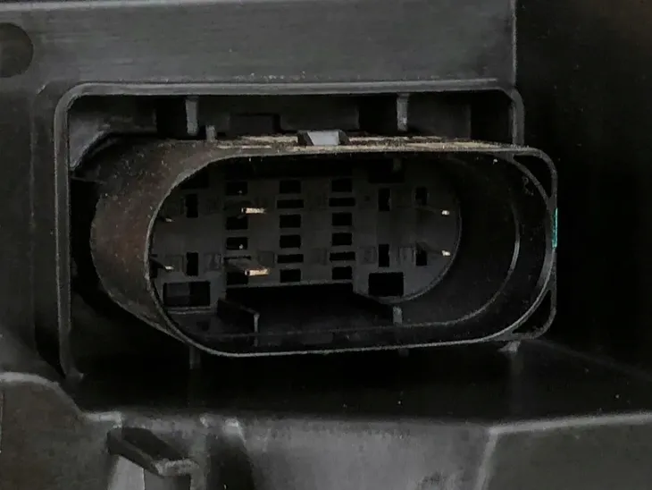 reflektory-lewy-prawy-uzbrojone-led-high-performance-low-version-do-w206-eu-jakosc-czesci-zgodnie-z-gvo-p-zamiennik-o-jakosci-porownywalnej-do-oryginalu