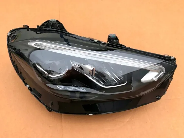 reflektor-bez-jezy-prawy-full-led-high-performance-low-version-do-w206-eu-stan-nowy