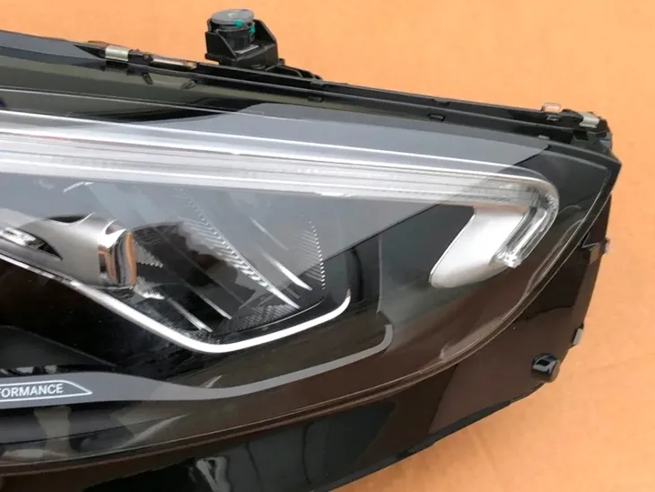 reflektor-bez-jezy-prawy-full-led-high-performance-low-version-do-w206-eu-rodzaj-swiatel-mijania-led