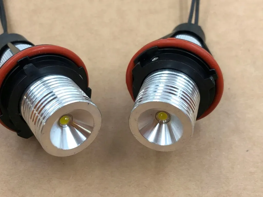 zarowki-oczy-aniola-bialy-hb3-led-6000k-do-bmw-e87-e39n-e60-e61-e63-e64