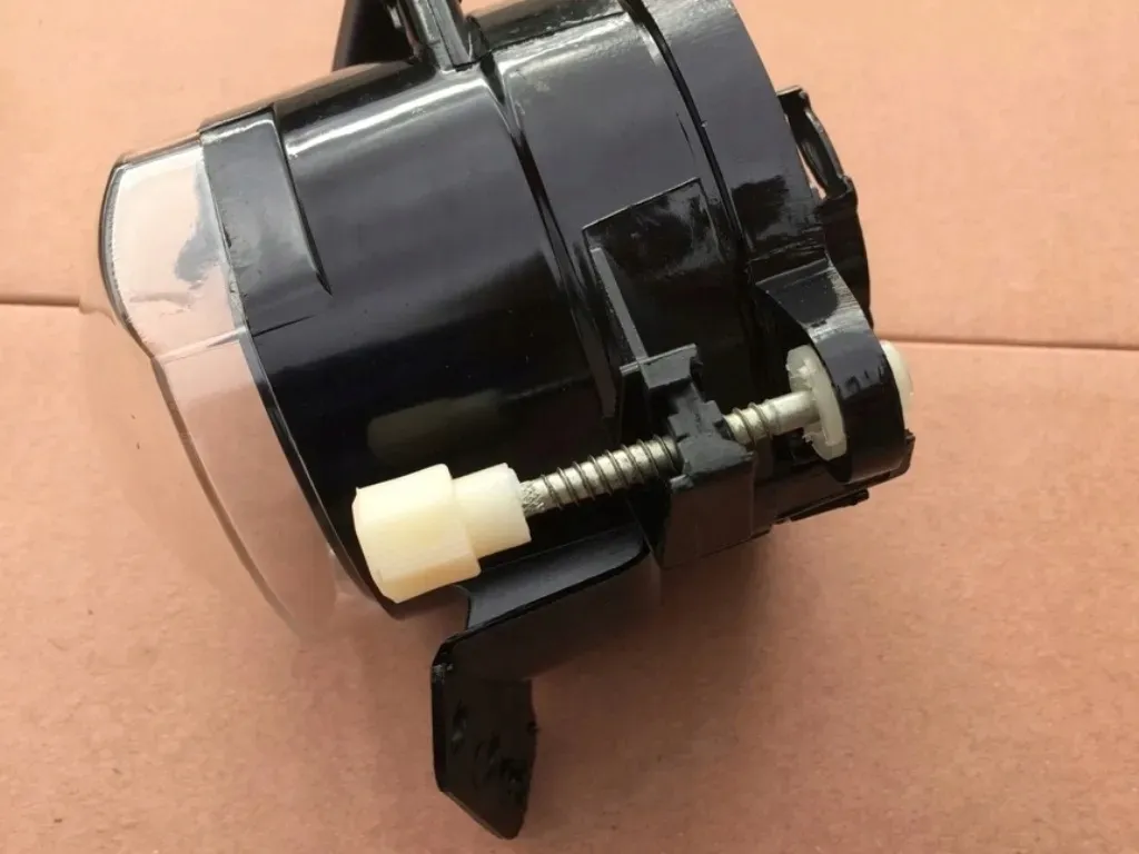 prawy-halogen-przeciwmglowy-6910792-do-bmw-e46-e90-e91-e60-e61-e64-e63-e83