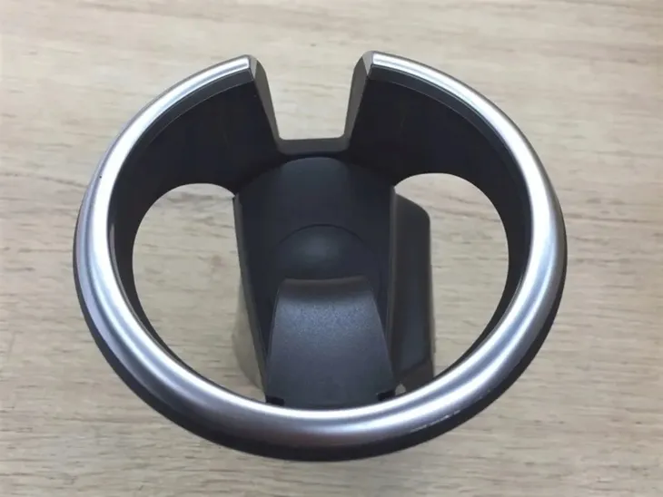 uchwyt-na-napoje-cupholder-0443082-9144632-do-x1-e84-1-e81-e82-e88-e87-typ-samochodu-samochody-osobowe