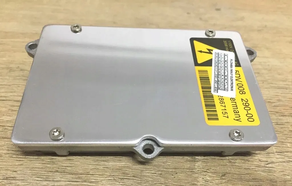 xenon-d2s-d2r-hella-5dv00829000-do-bmw-e60-e61-e65-e66-e67-e68-e53-e85-e86