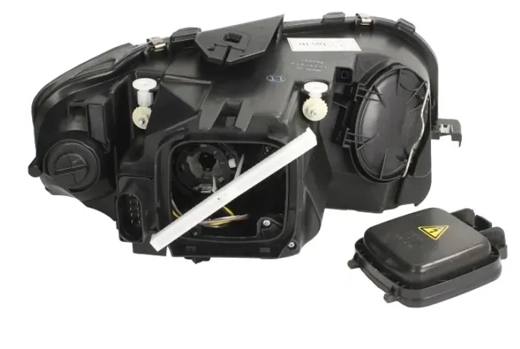 reflektor-audi-a3-03-p-xenon-spo-rtback-numer-katalogowy-oryginalu-audi-8p0941030d-audi-8p0941030m
