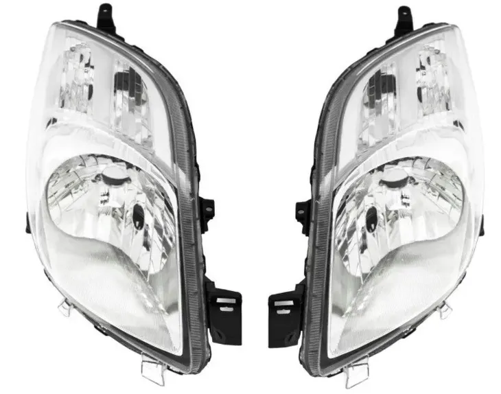 reflektor-toyota-yaris-06-p-rodzaj-swiatel-mijania-tradycyjne-halogenowe
