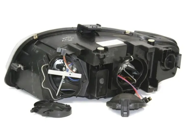 reflektor-audi-a4-06-08-p-waga-z-opakowaniem-7-kg