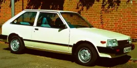 mazda-323-ii-mk2-reperaturka-blotnika-prawy-tyl-1980-1985