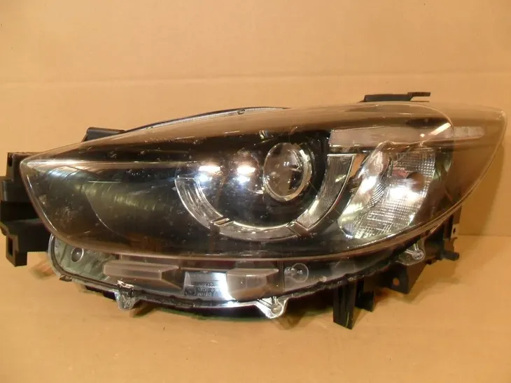reflektor-mazda-cx-5-11-11-02-17-le-wersja-europejska