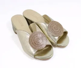 klapki-z-ozdoba-na-niskim-obcasie-gamis-7157-zlote-r39