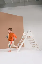 drabinka-pikler-dla-dzieci-tuptwi-wood