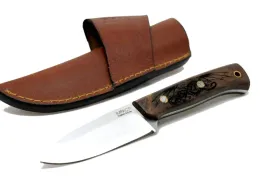 noz-mysliwski-bushcraft-recznie-wykonany-stal-damascenska-drewno-grawer